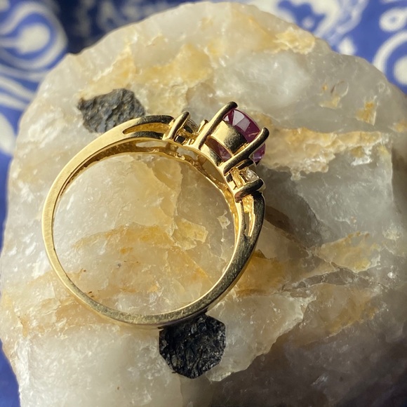 14k Yellow Gold Diamond and Alexandrite Ring - Picture 9 of 16